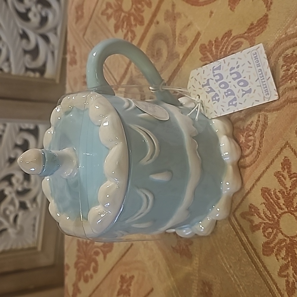 Blue & white pearlescent Mug w/ cover